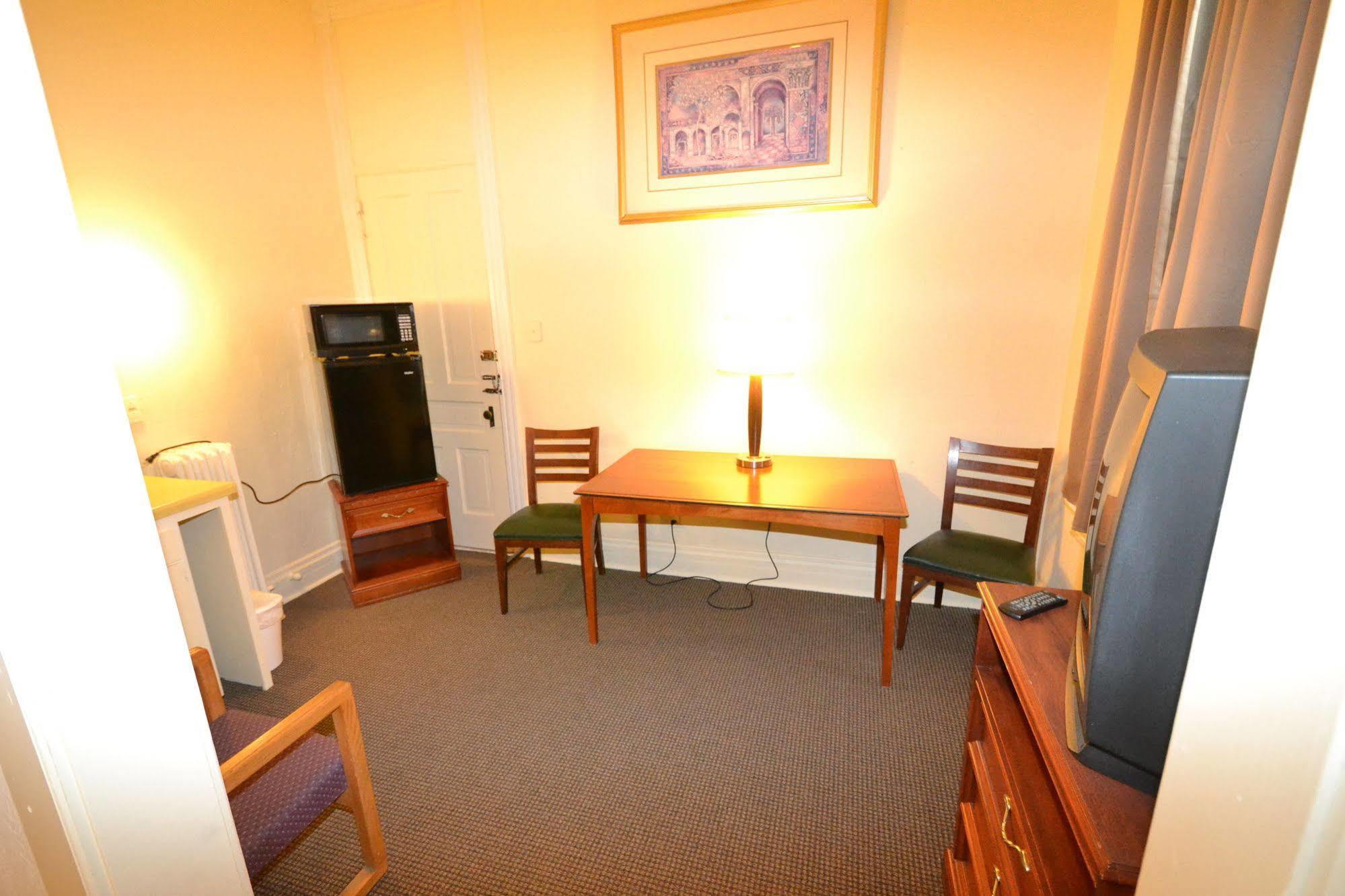 Perfect Stay Inn & Suites Blair Exterior photo