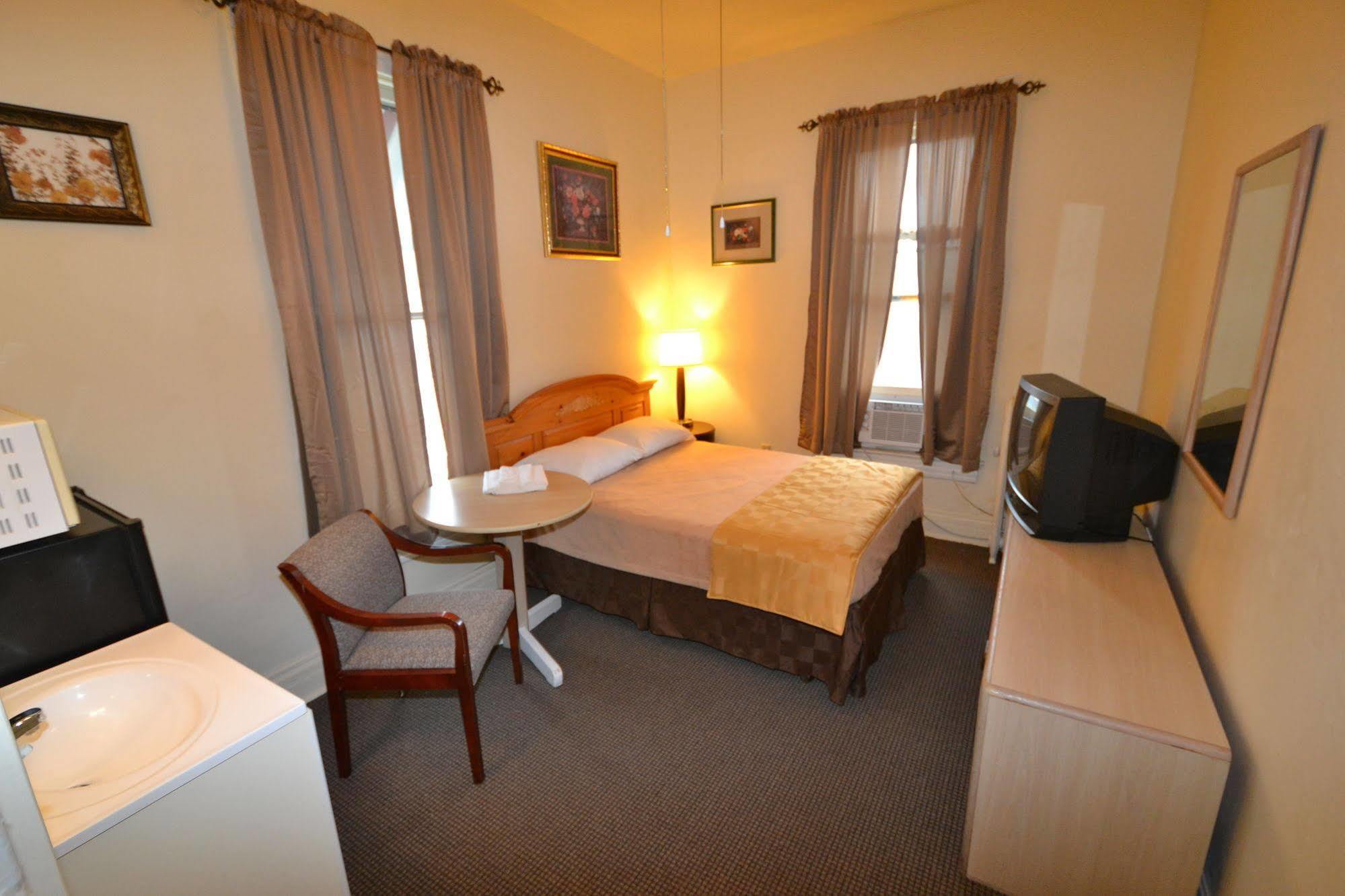 Perfect Stay Inn & Suites Blair Exterior photo
