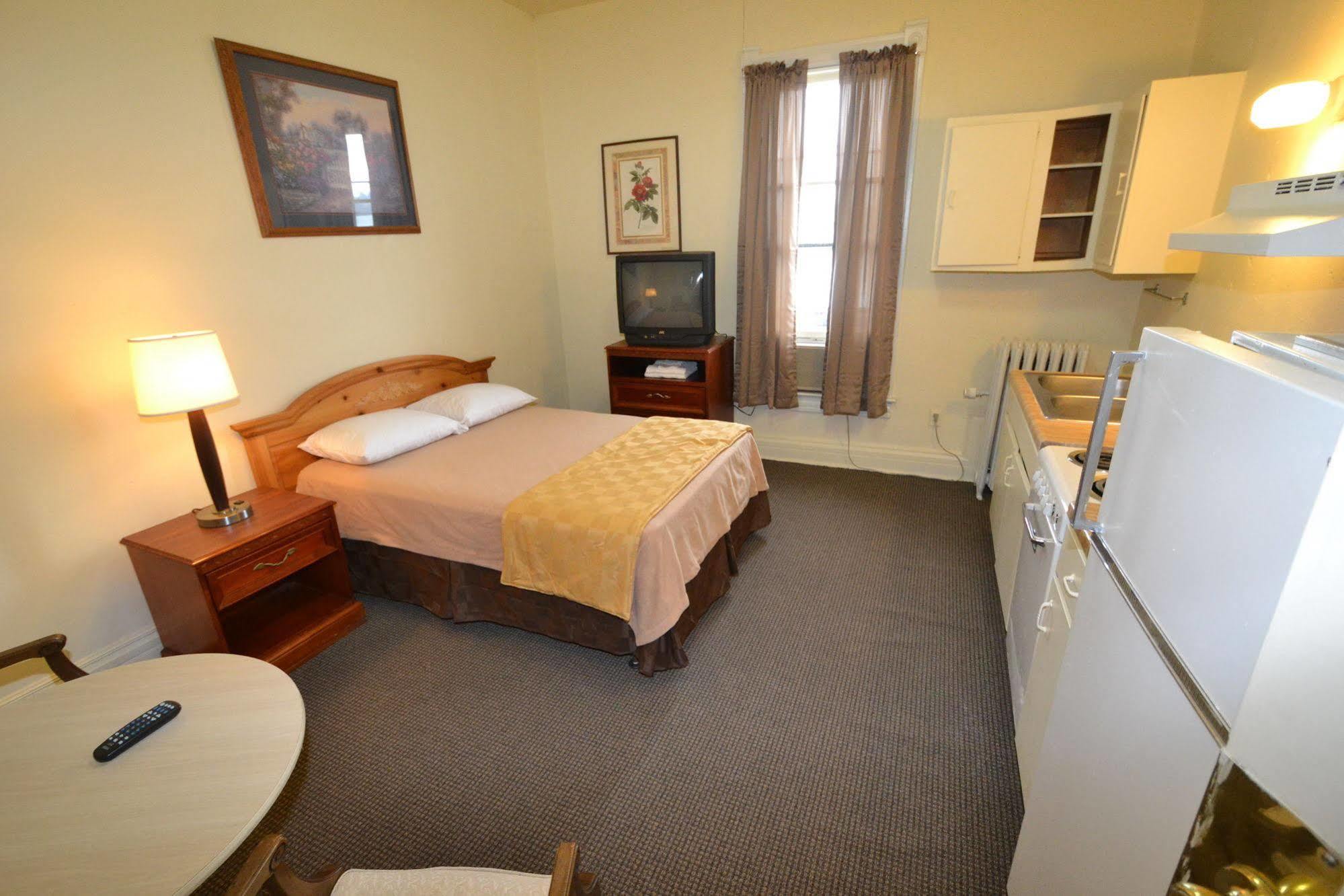 Perfect Stay Inn & Suites Blair Exterior photo