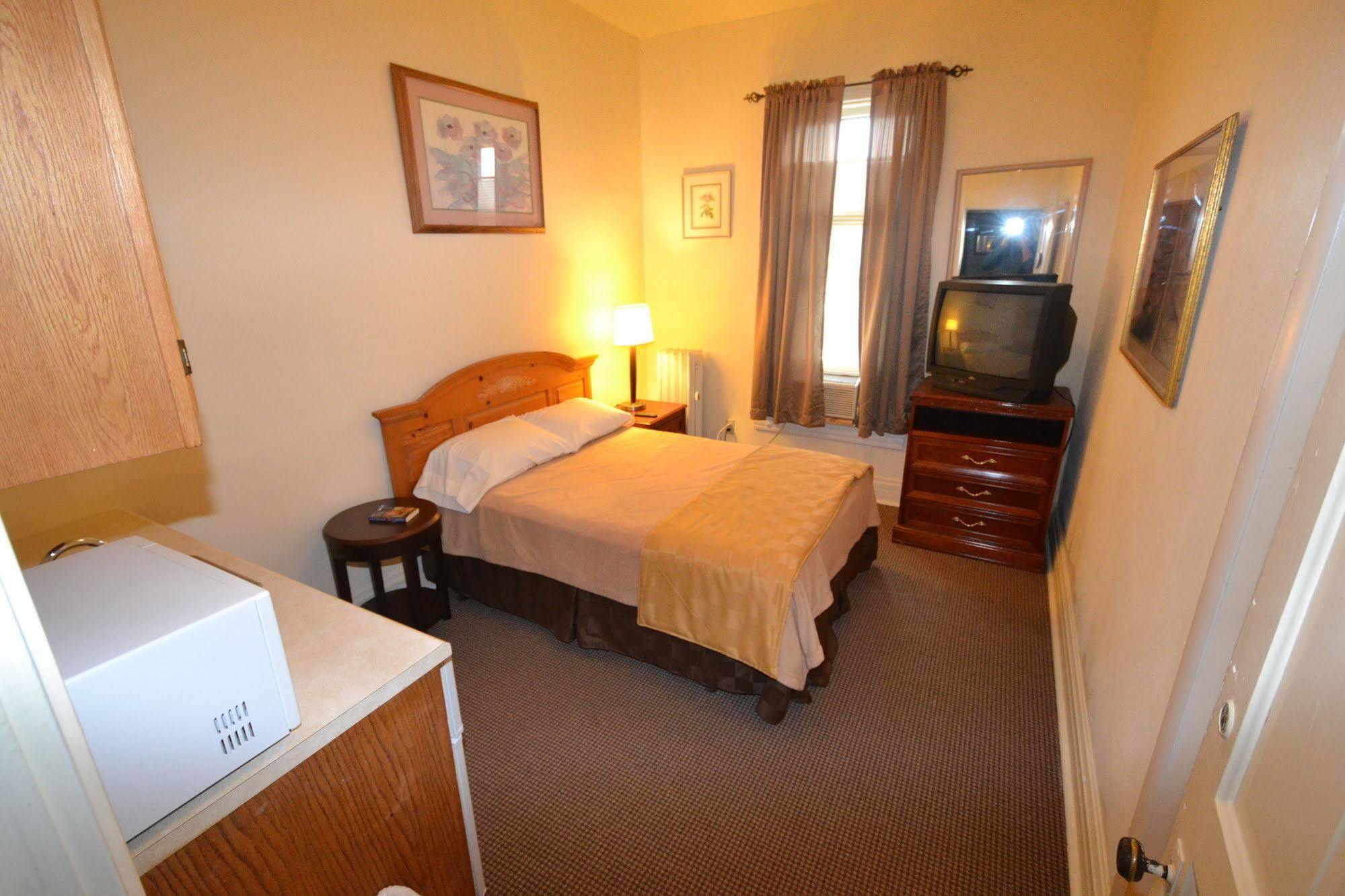 Perfect Stay Inn & Suites Blair Exterior photo