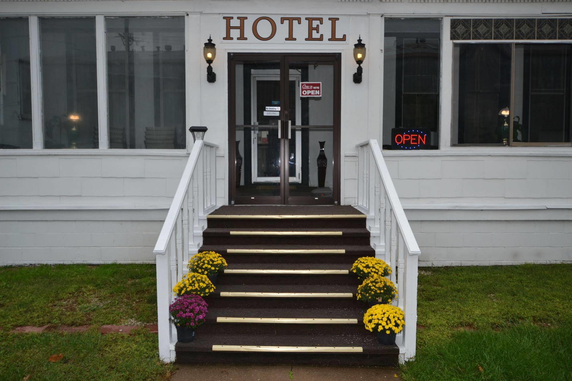 Perfect Stay Inn & Suites Blair Exterior photo